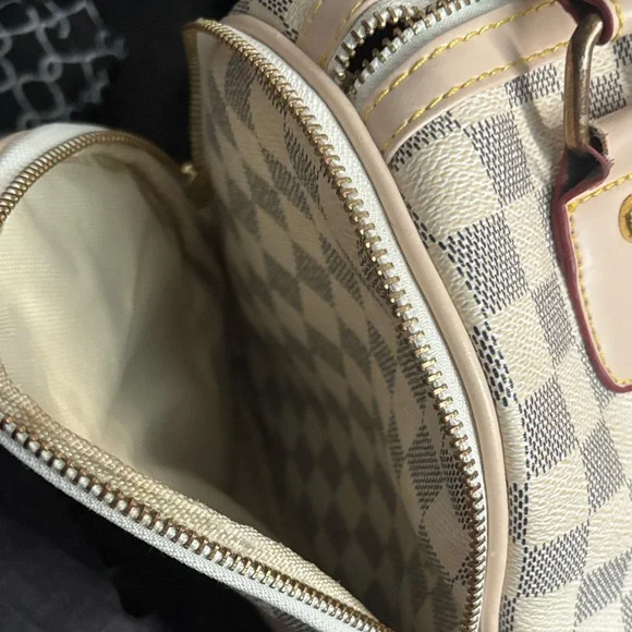 Checkered Beige and Cream Handbag - Picture 4 of 7